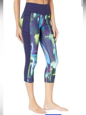 Brooks Multi-Print Green Light Capri Leggings - Medium